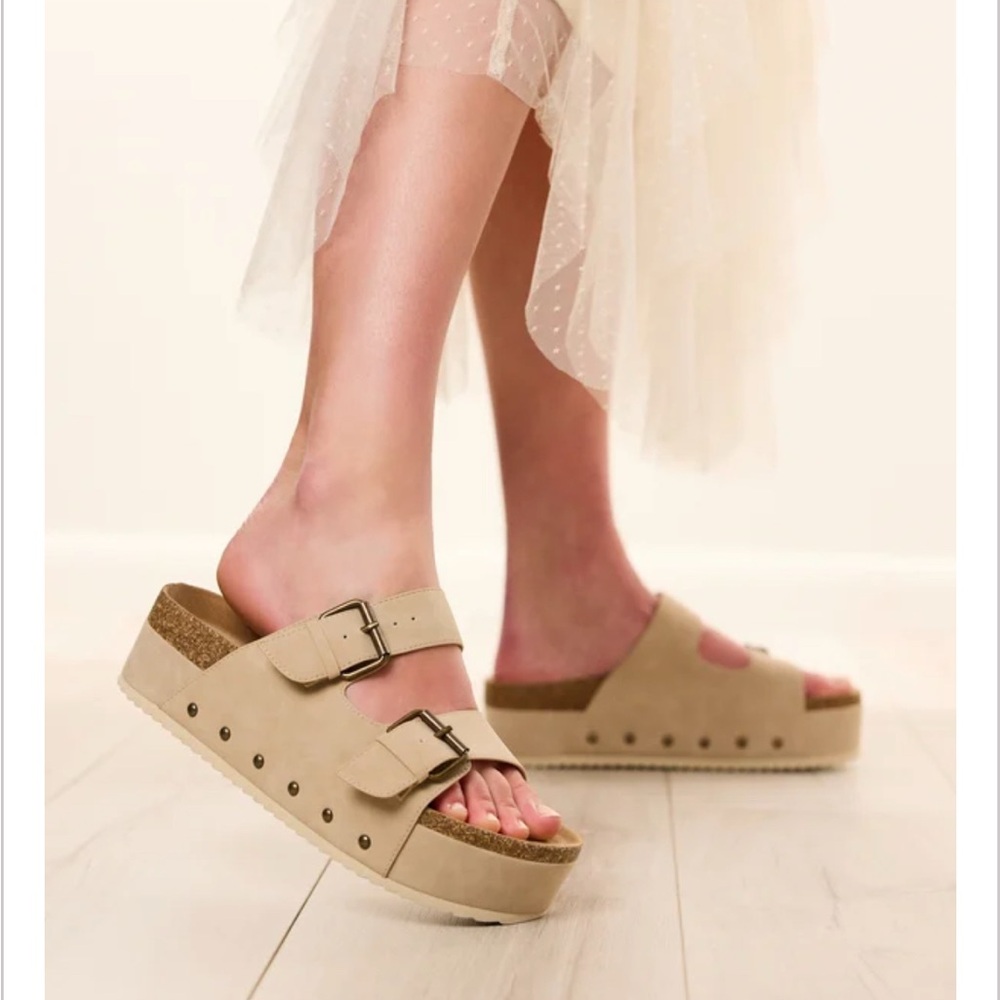 Reposh—Altar'd State Tan Sandals